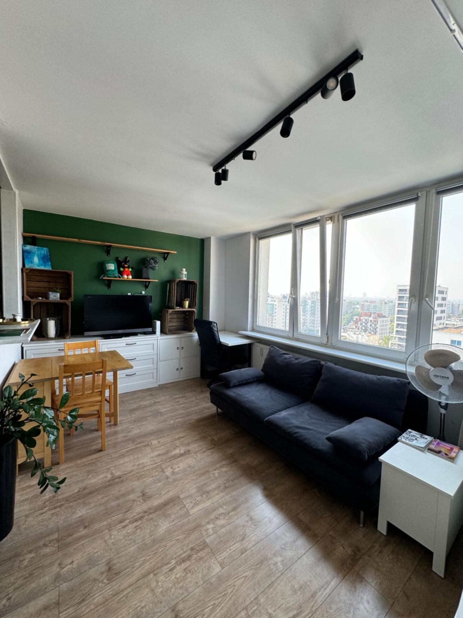 Ostoja Metro Brodno Apartment *